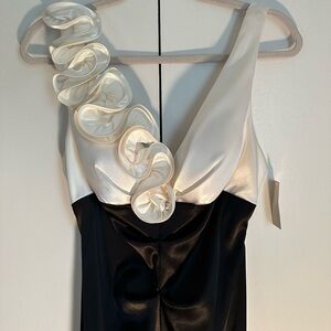 XSCAPE Women’s Black & White Mermaid Dress